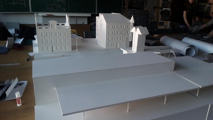 nadrazni - spolecny model