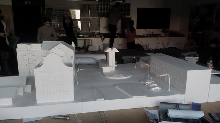 nadrazni - spolecny model